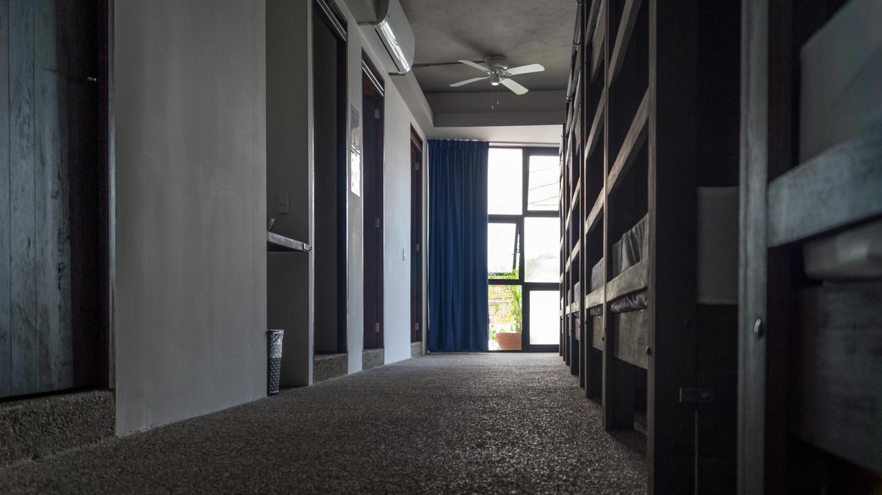 Los Muertos Hostal Пуерто-Вальярта Номер фото